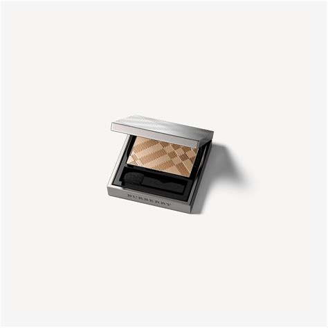 eye colour glow gold pearl burberry|Burberry Gold Pearl (No. 001) Wet & Dry Glow Shadow Product Info.